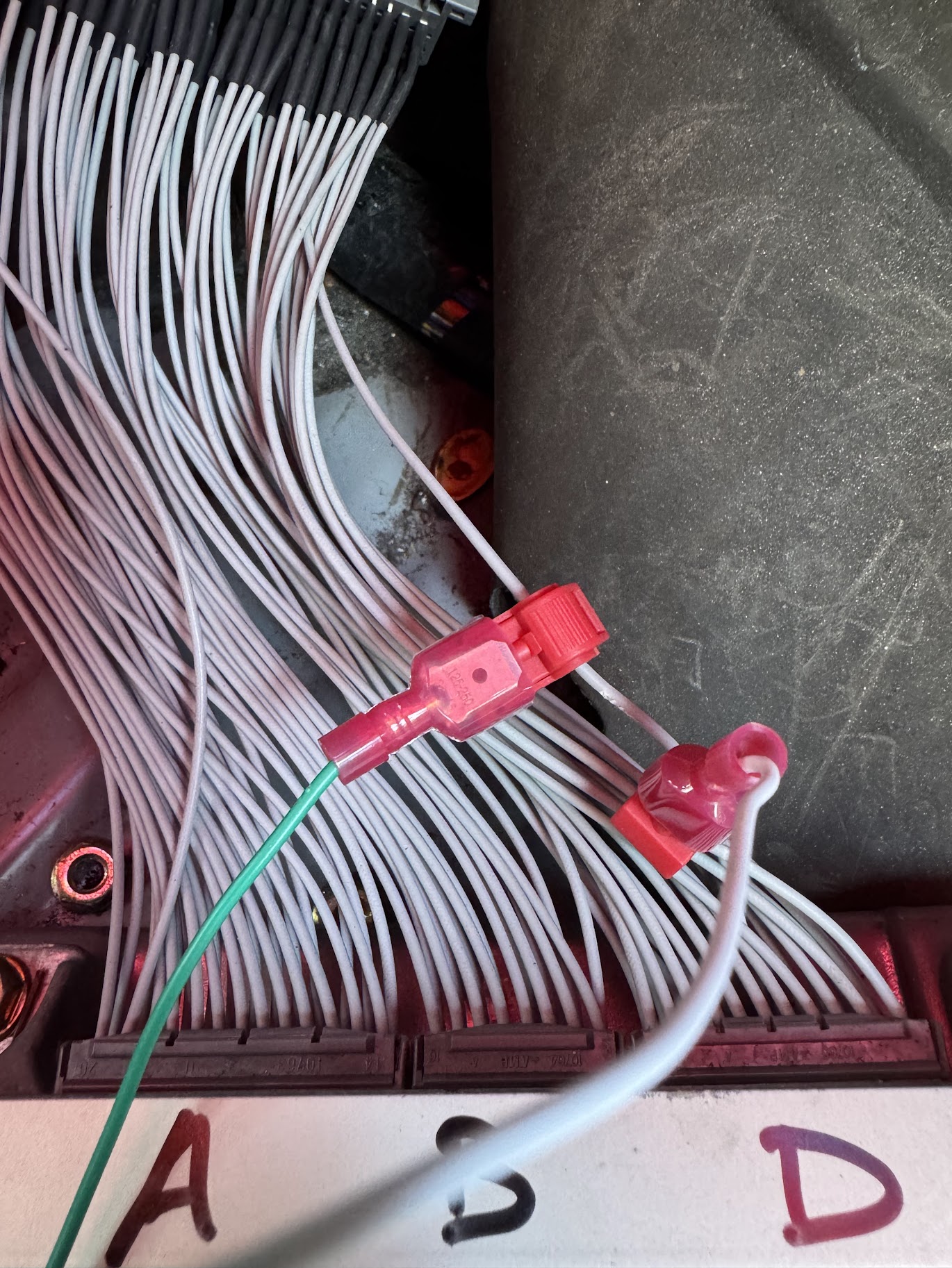 T-splice connectors on extension harness